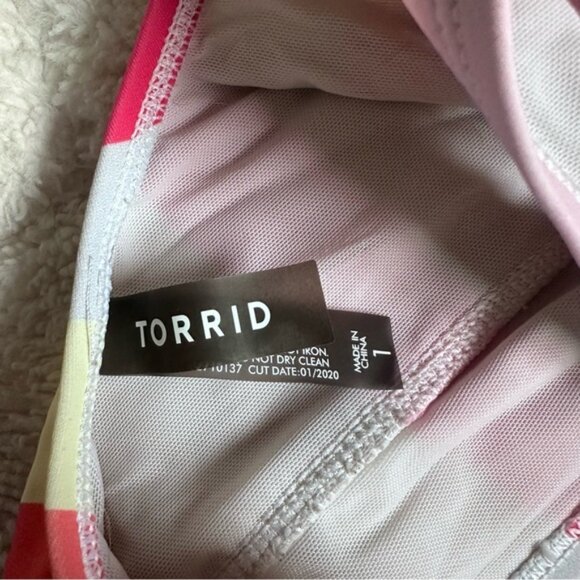Torrid | Pastel Rainbow Stripe Wireless Scoop Bikini Top | Size 1 - Picture 6 of 10